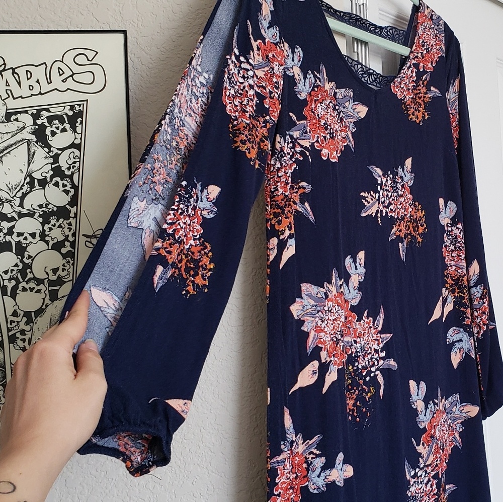 Floral Pattern Dress - Picture 2 of 6